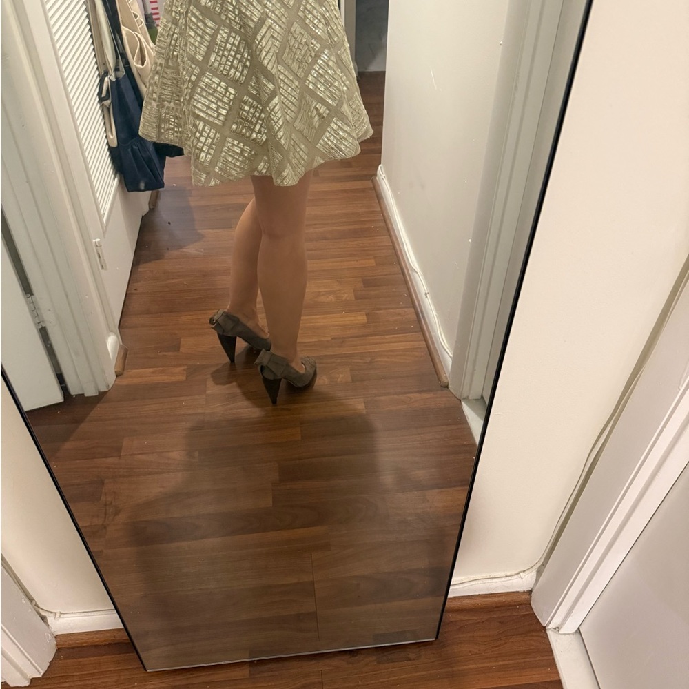 Alice + Olivia Gold Metallic Mini Skirt with Geometric Pattern